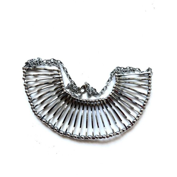 Modern Fashion Silver Color Necklace - Picture 3 of 5